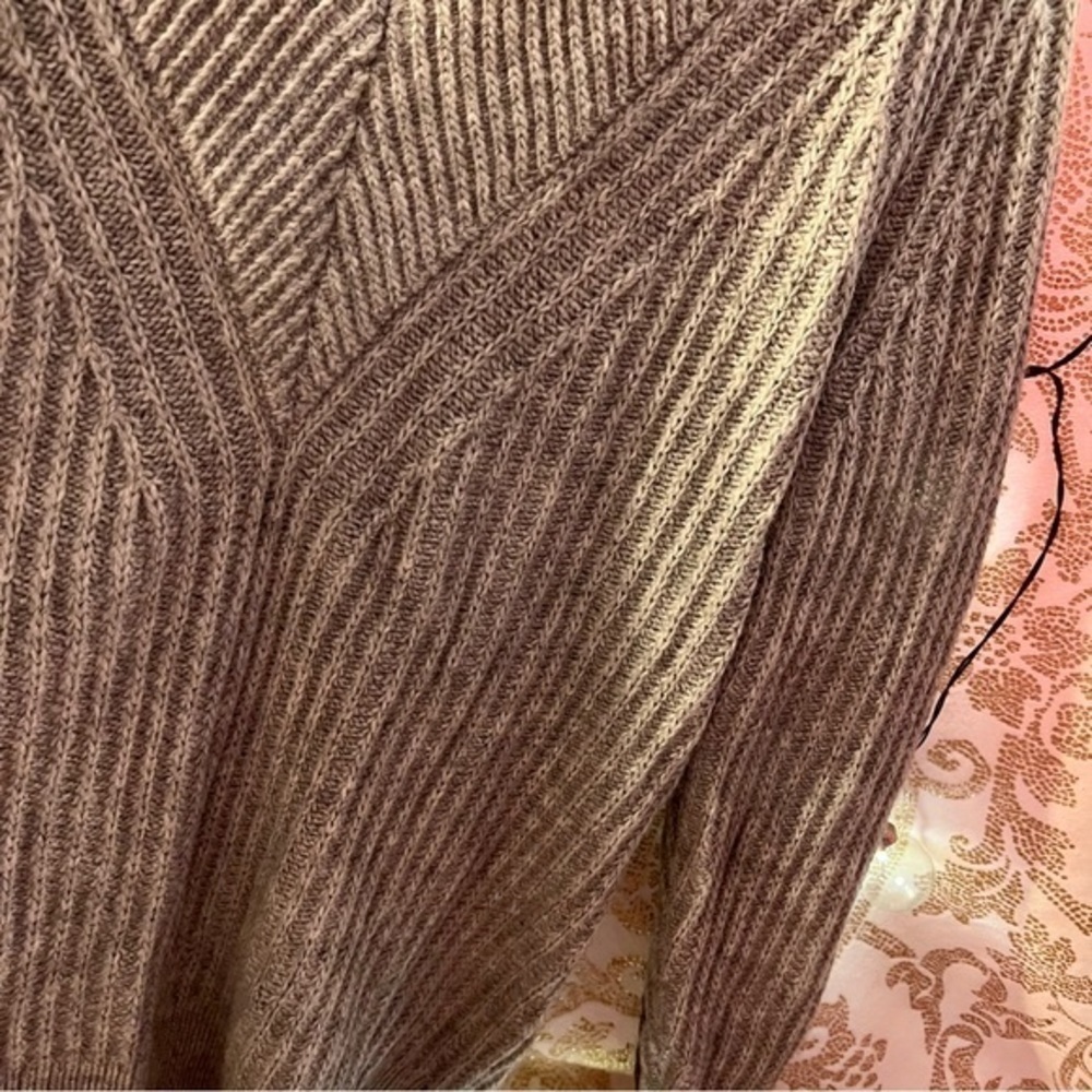 #049 🥀 Banana Republic Grey Knit Sweater - Picture 6 of 9